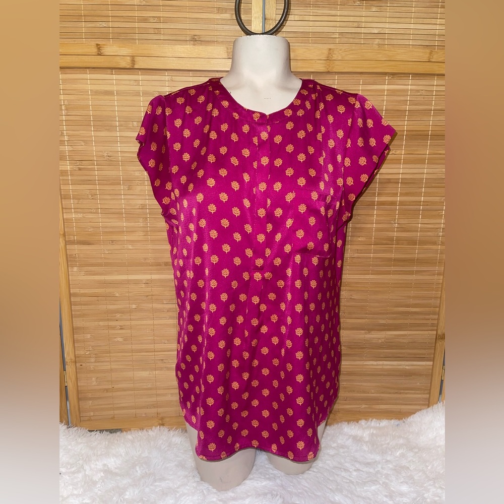 Liz Claiborne fuchsia short sleeve blouse v-neck gold leaf print top shirt M